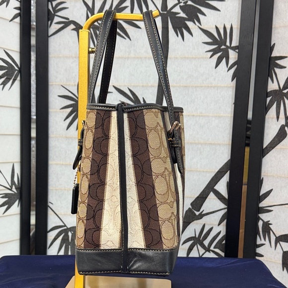 Coach Mollie Tote 25 In Signature Jacquard With Stripes - Picture 10 of 11